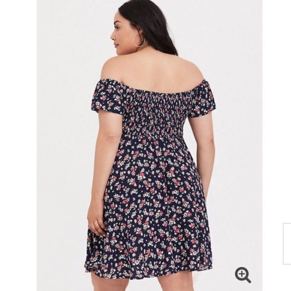 TORRID NAVY FLORAL OFF SHOULDER SKATER DRESS WOMENS PLUS SIZE 5 5X SMOCK… - Picture 2 of 10